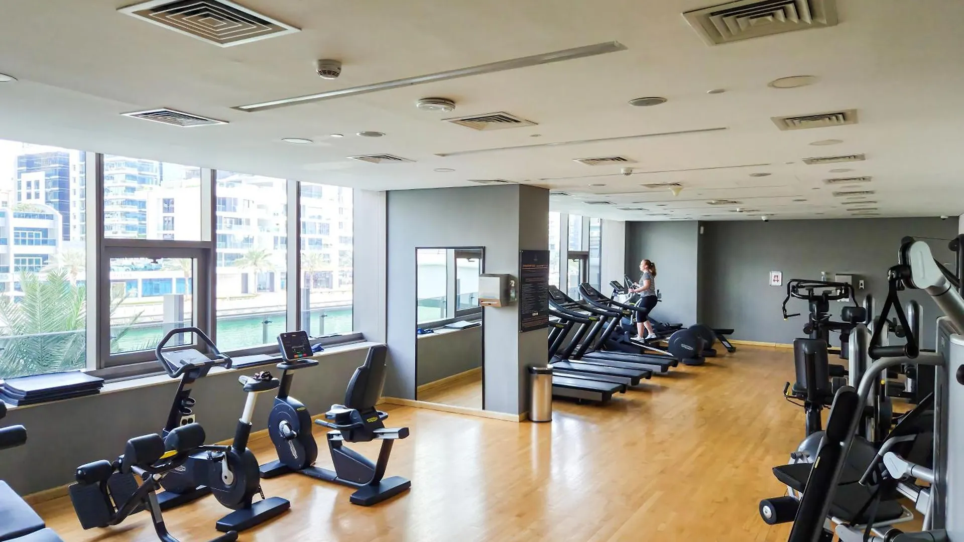 Stunning 1Br With Breathtaking Views Dubai Marina Apartment